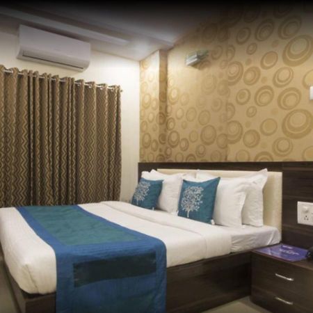 Hotel Accore Inn Bombay Extérieur photo