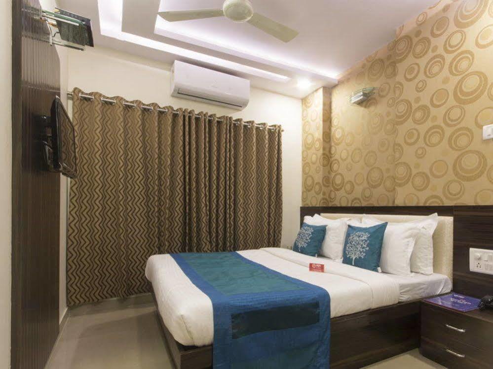 Hotel Accore Inn Bombay Extérieur photo