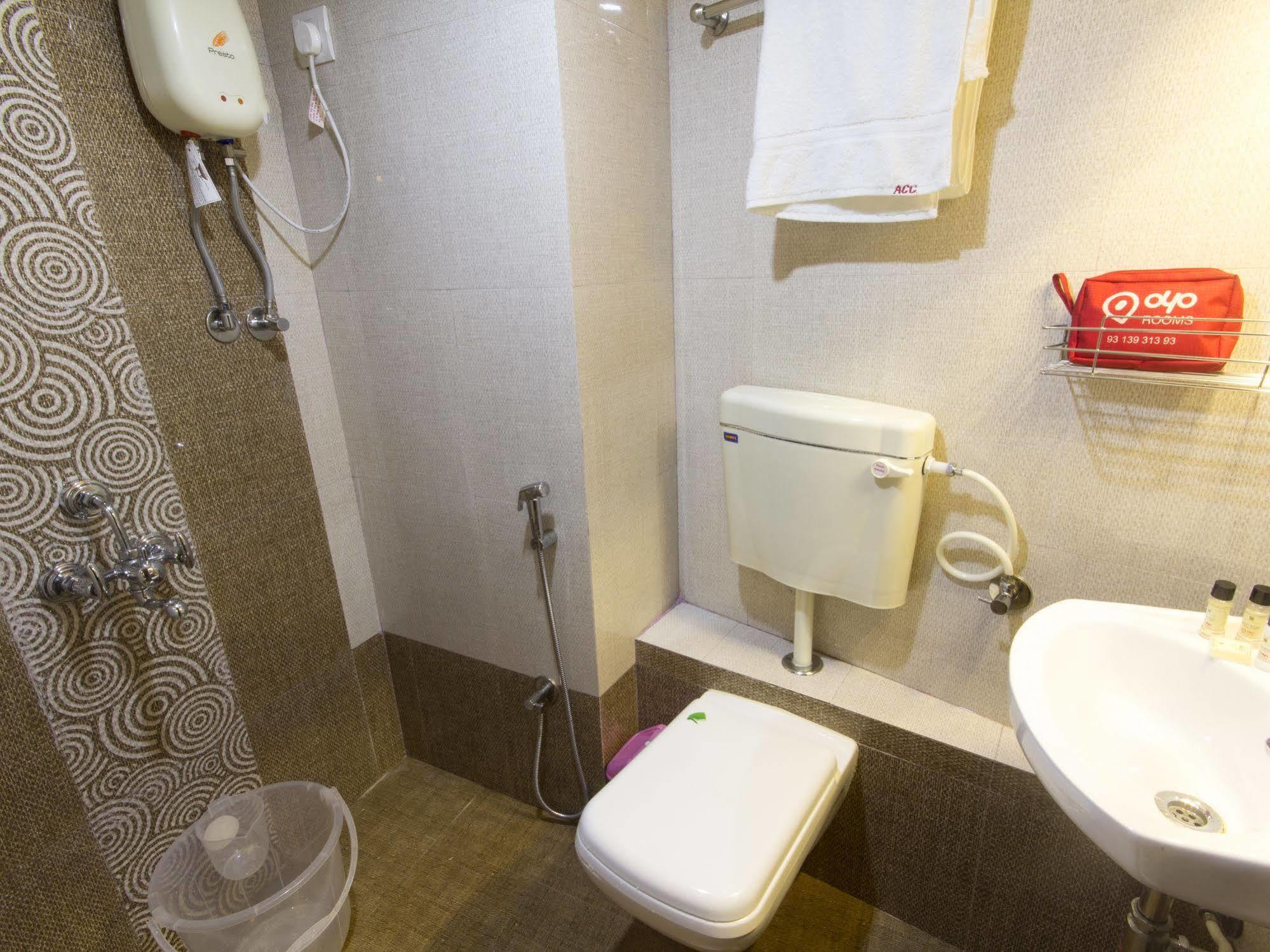 Hotel Accore Inn Bombay Extérieur photo