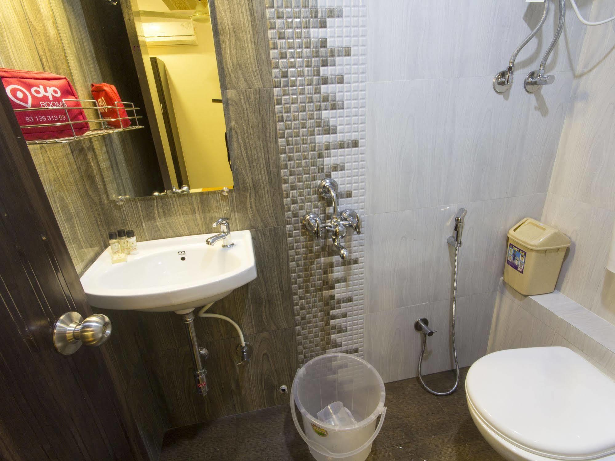 Hotel Accore Inn Bombay Extérieur photo