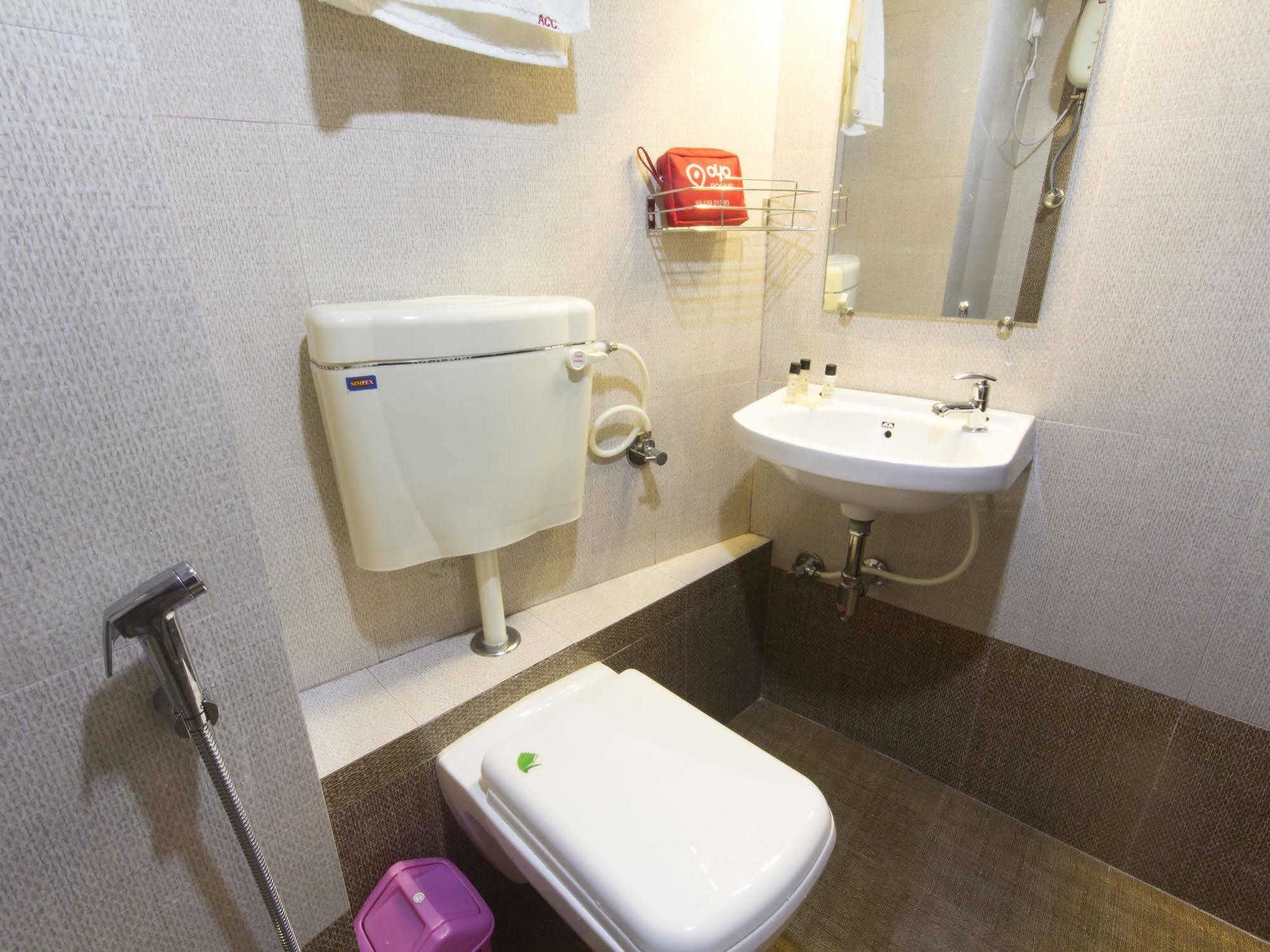 Hotel Accore Inn Bombay Extérieur photo