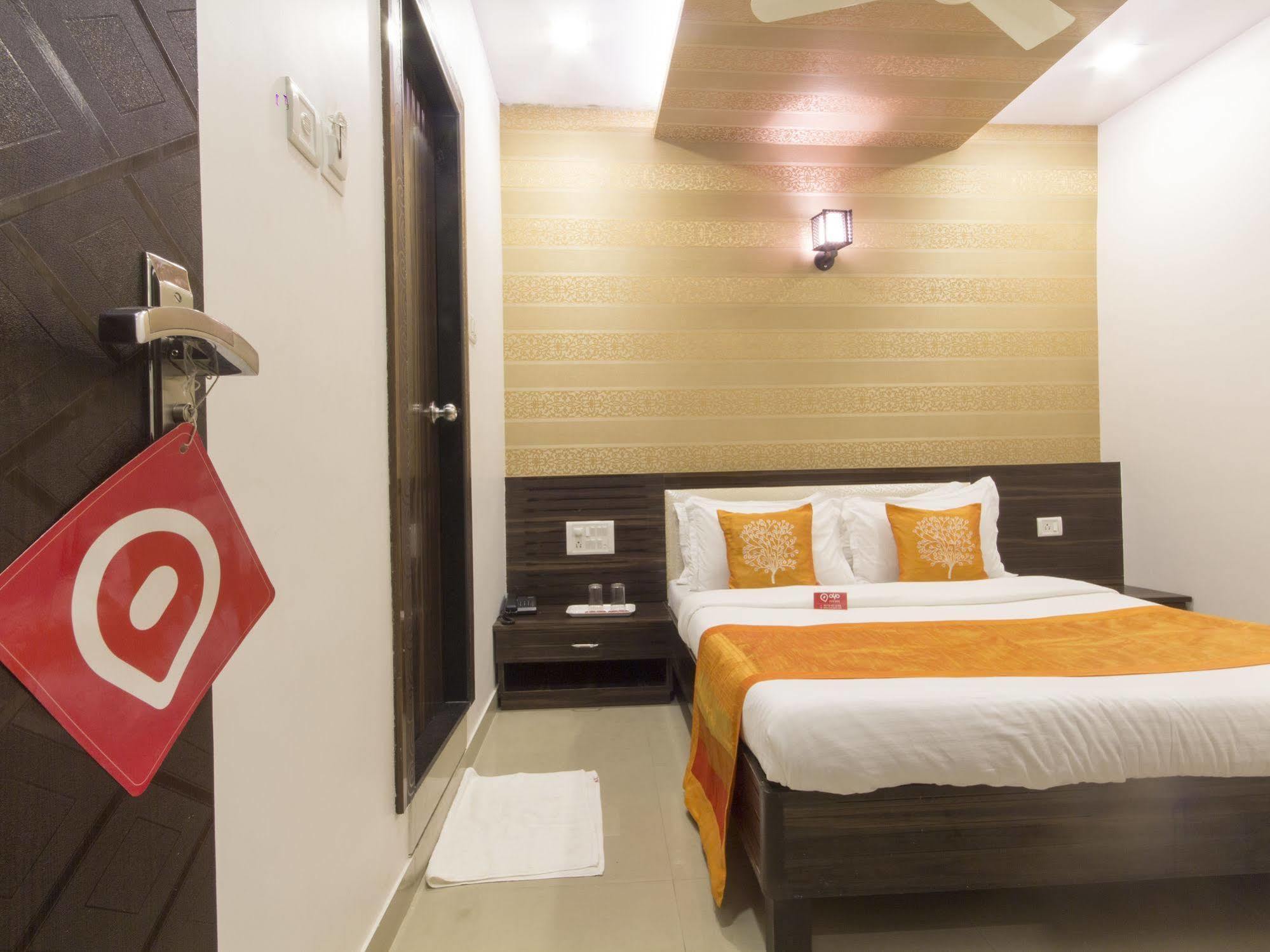 Hotel Accore Inn Bombay Extérieur photo
